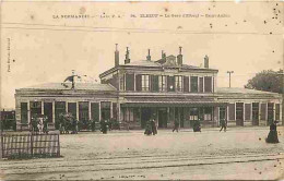 76 - Elbeuf - La Gare D'Elbeuf Saint Aubin - Animée - Oblitération Ronde De 1906 - Correspondance - Etat Pli Visible - C - Elbeuf