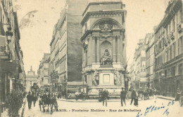 PARIS  Fontaine Molière Rue De Richelieu Animée Attelages Pionnière RV - Arrondissement: 05