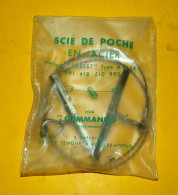 SCIE DE POCHE EN ACIER MODELE COMMANDO , MARQUE TUBEST TYPE A.P 88  C , ETAT NEUF SOUS EMBALLAGE ,AVEC POIGNEES A MAINS - Equipment