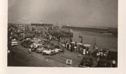 PHOTO-ORIGINAL- AUTOMOBILES VOITURES ANCIENNES SUR LE PARKING  1960- A-IDENTIFIER - Cars