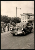 Fotografie Auto Alfa Romeo Limousine, Staatskarosse Mit Italienischen Wimpeln  - Cars