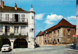 39* LONS LE SAULNIER Arcades - Mairie (CPSM 10x15cm)           RL17,0784 - Lons Le Saunier