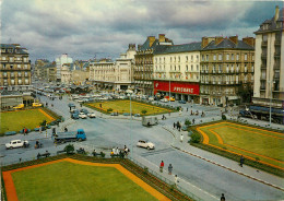 35* RENNES Jardine Et Place De La Republique (CPM 10x15cm)           RL17,0440 - Rennes