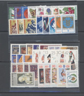 BULGARIE - 42 TIMBRES + 7 BLOCS N** (SAUF 2 BLOCS AVEC DES ADHÉRENCES) - Unused Stamps