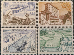 LP3039/187 - COLONIES FRANÇAISES - MADAGASCAR - 1956 - SERIE COMPLETE - N°327 à 330 NEUFS** - Nuevos