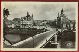 535 - MEZIERES - PONT DE LA VICTOIRE ET PLACE DE L'HOTEL DE VILLE - Charleville