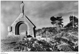 22  ST CAST CPSM  NOTRE DAME DE LA GARDE  SUR LA POINTE DE LA GARDE     TB ETAT - Saint-Cast-le-Guildo