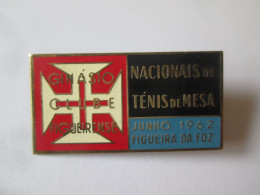 Insigne Champ.nationaux De Tennis De Table Portugal 1962/Portugal National Table Tennis Champ.badge 1962,size:37x20 Mm - Table Tennis