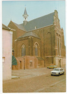 Grave: PEUGEOT 504, VW UR-GOLF - Elisabeths Kerk - (Holland) - Voitures De Tourisme