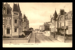 14 - CABOURG - L'AVENUE DU CASINO - Cabourg