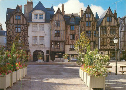 37 - Tours - Place Plumereau, Maisons Du Xve Siècle - Maison à Pans De Bois - Carte Neuve - CPM - Voir Scans Recto-Verso - Tours