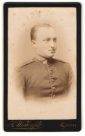 Fotografie H. Wachenfeld, Cassel, Weserstr. 14, Glattrasierter Unteroffizier In Uniform  - Anonieme Personen