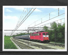 GUINEE 1998 TRAINS  YVERT N°B NEUF MNH** - Treni