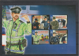 Alderney 2002 The Police Booklet Pane MNH/**. Postal Weight 0,04 Kg. Please Read Sales Conditions Under Image Of Lot (MA - Polizei - Gendarmerie