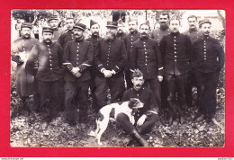 Milit-441A49  Carte Photo, Un Groupe De Militaires, Képi N° 12, BE - Autres & Non Classés