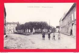 F-86-Couhe Verac-10A78   La Place D'armes, Petite Animation, Cpa BE - Couhe