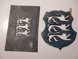 RARE! WW II ESTONIA GERMANY TWO ZINC SHEET TEMPLATES TO PAINT LIONS ON SHIELD ELITE WAFFEN UNITS POLICE BATTALIONS - 1939-45