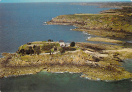 35 - Saint Coulomb - Le Fort Du Guesclin - Au Fond : La Pointe Du Grouin - Saint-Coulomb