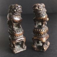 Magnifique Paire De Chiens Foo - Bronze - Chine, 1ère Moitié 20ème Siècle. - Art Asiatique