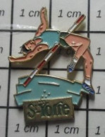 3517 Pin's Pins / Beau Et Rare / THEME : SPORTS / ATHLETISME SAUT EN HAUTEUR ST YORRE - Atletiek