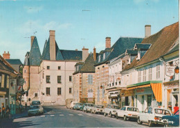 CPM :Automobile  Aubigny Sur Nere (18)  Nombreuses Voitures Peugeot Renault Citroên ...    Rue Du Prieuré  Ed CIM - Voitures De Tourisme