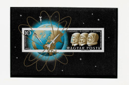 HUNGARY 1962 Space Flight Of Yuri Gagarin, German S. Titov And John Glenn - IMPERF. MINISHEET MNH (NP#141-P30) - Nuevos