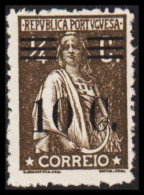 1928-1929. PORTUGAL Ceres. Surcharge 10 C On 1/4 C. Hinged.  (Michel 472) - JF547562 - Unused Stamps