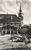 SUISSE - Fribourg - Hôtel De Ville - Voiture - Carte Postale - Fribourg