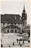 SUISSE - Fribourg - Hôtel De Ville - Voiture - Vélos - Animé - Carte Postale - Fribourg