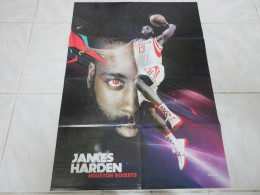 BASKET NBA POSTER 16 James HARDEN HOUSTON ROCKETS Au Dos Nicolas BATUM PORTLAND  - Otros & Sin Clasificación