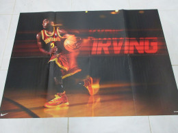 BASKET NBA POSTER 03 Kyrie IRVING CLEVELAND Au Dos HIBBERT INDIANA PACERS        - Otros & Sin Clasificación