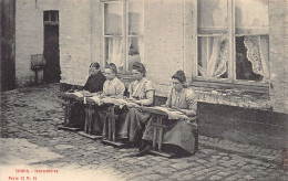 België - IEPER (W. Vl.) Kantwerksters - Dentellières - Lacemakers - Uitg. Albert Sugg Serie 12 N. 15 - Ieper