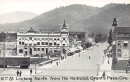 GRANTS PASS (OR) 6th Street Looking North, From The Railroad - Publ. Pacific Novelty Co. 2120 - Andere & Zonder Classificatie