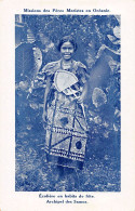 Samoa - Schoolgirl In Party Dress - Publ. Missions Des Pères Maristes  - Samoa