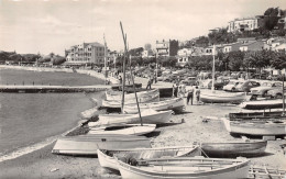 83 LE LAVANDOU UN COIN DU PORT - Le Lavandou