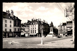 39 - LONS-LE-SAUNIER - PLACE DE LA LIBERTE - MAGASIN E. PETETIN A ST-HUBERT - Lons Le Saunier