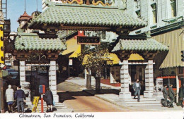 1 AK USA / California * Chinatown In San Francisco - The Largest Oriental Settlement Outside Of China In The World * - San Francisco