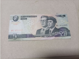 Billete Corea Del Norte 5 Won, Año 2002(Conmemorativo 100 Aniversario), UNC - Korea, Noord