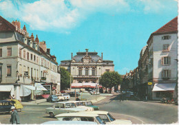 LONS LE SAUNIER (39) La Place De La Liberté En 1970  CPSM GF (Voitures) - Lons Le Saunier