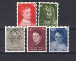 Nederland - 680/84 - MH, 683 Gedund / Aminci - Unused Stamps