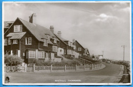 ANGLETERRE Carte Glacée Voyagé 1953 * THORPENESS The BENTHILLS ( East Suffolk Rue Village * Paroisse D'Aldingham ) - Other & Unclassified