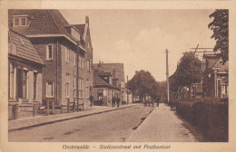 Oosterwolde Stationsstraat Met Postkantoor Levendig    2933 - Altri & Non Classificati