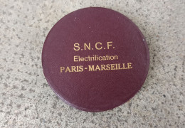 MEDAILLE FDC De 1962 @ S.N.C.F Electrification Paris Marseille En Bronze 110 Grammes 68 Mm SNCF Graveur Demarchi - Professionnels / De Société
