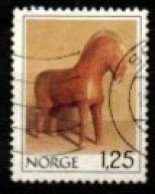 NORVEGE   -  1978 .  Y&T N° 745 Oblitéré .   Jouet  /  Cheval De Bois - Used Stamps