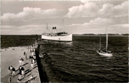 Travemünde, Fährschiff König Gustaf - Luebeck-Travemuende