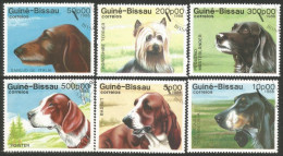 406 Guinée Bissau Chiens Dogs Basset Sabujo Terrier Pointer Braque Setter (GBI-59) - Chiens