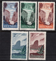 REUNION Timbres-poste N°268* à 272* Neufs Charnières TB Cote : 3€75 - Nuevos