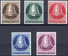 BERLIN 75-79 , 1951, Glocke Links, Prachtsatz, Mi. 100.- - Unused Stamps