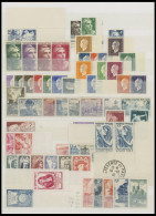 SAMMLUNGEN , Postfrische Teilsammlung Frankreich Von 1945-60 Mit Mittleren Ausgaben, U.a. Mi.Nr. 782, 1120, 1132-34, Pra - Sammlungen