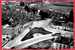 21 - M59528CPM - SAULIEU - Vue Aerienne Sur Le Square POMPOM - 1955 - Très Bon état - COTE-D'OR - Saulieu